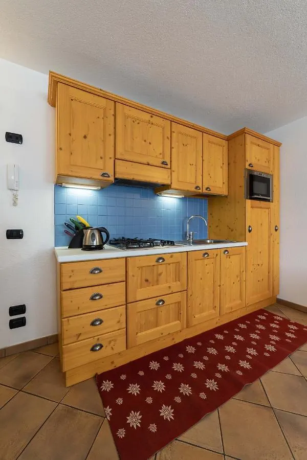 Residence Larice Bianco Campodolcino Aparthotel