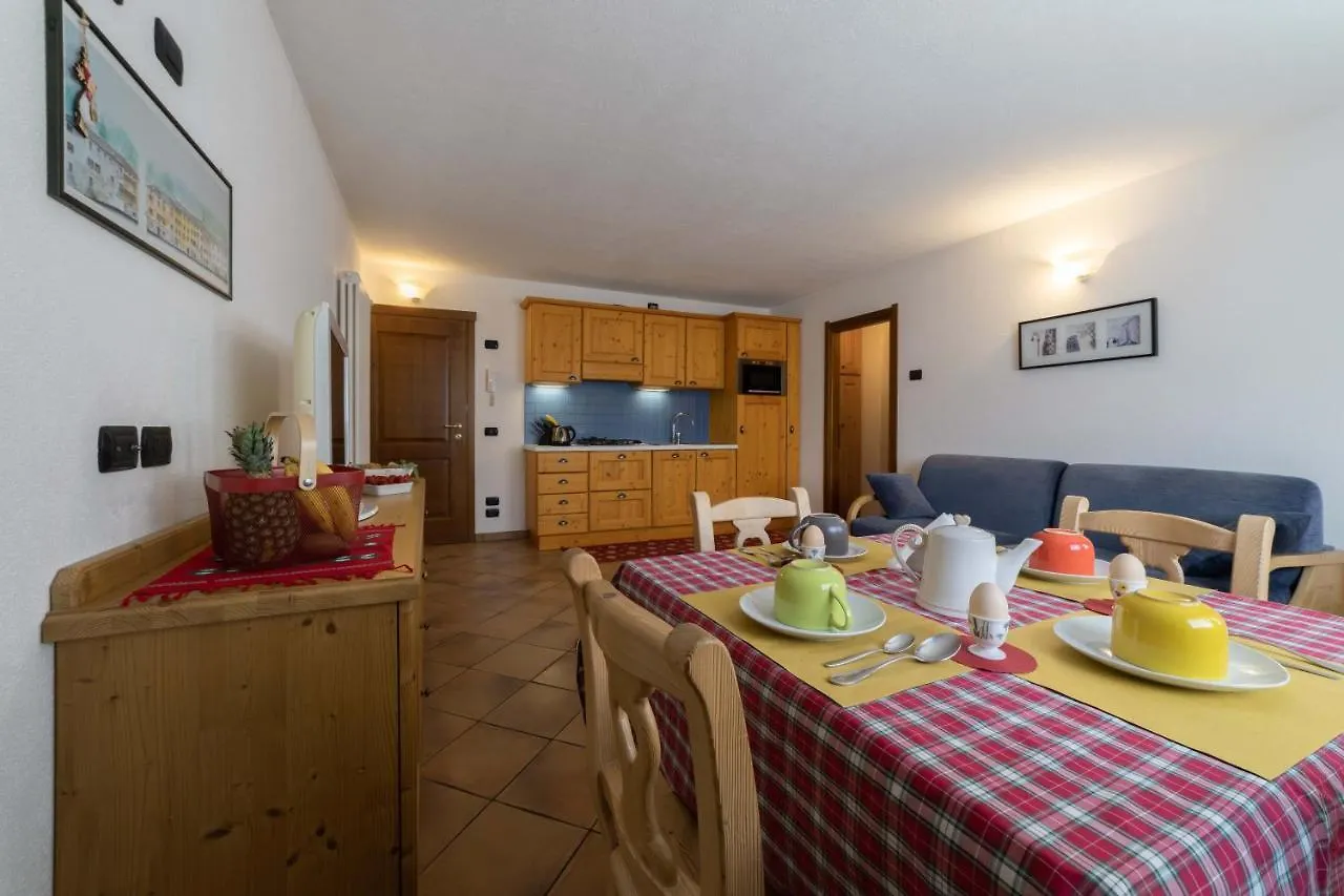 Residence Larice Bianco Campodolcino Aparthotel