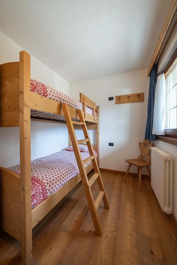Residence Larice Bianco Campodolcino Aparthotel
